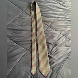 Geometric Patterned Tie